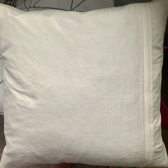 OFFWHITE WITH SILVER DETAIL THROW PILLOW - Picture 2 of 5